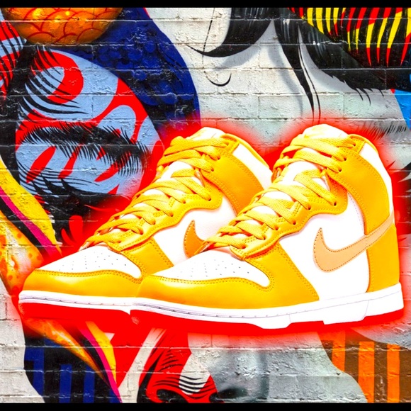 NIKE DUNK HIGH “University Gold
